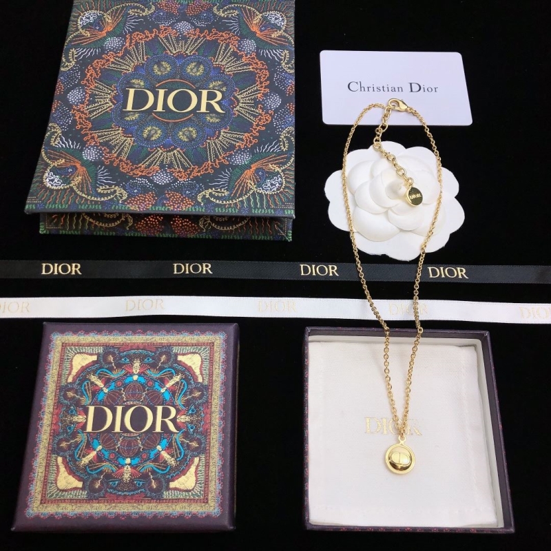 chr1st1an D10r necklaces